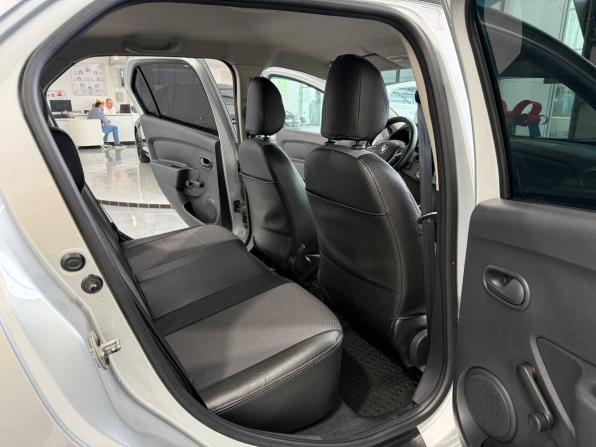 Renault Logan II Рестайлинг с пробегом 2019 года, цена 1 053 000 рублей, 139159 км, седан, Автокод Объявления