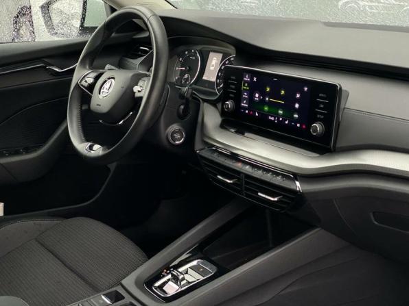 Skoda Octavia IV (A8) с пробегом 2021 года, цена 2 253 300 рублей, 65630 км, лифтбек, Автокод Объявления