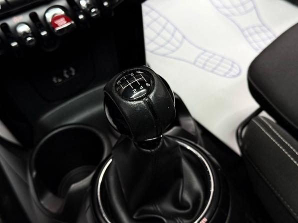 Mini Hatch III (F55/F56) с пробегом 2015 года, цена 2 069 000 рублей, 180000 км, хэтчбек, Автокод Объявления