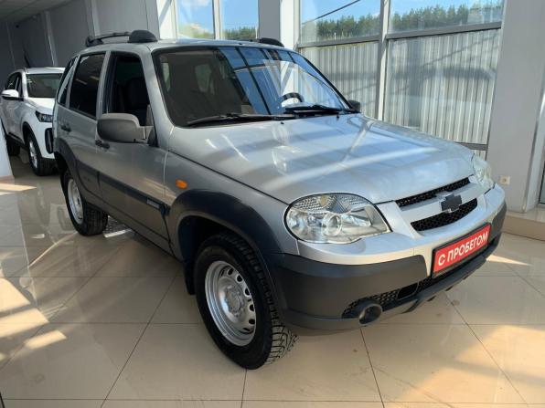 Chevrolet Niva I Рестайлинг с пробегом 2010 года, цена 318 000 рублей, 210000 км, внедорожник, Автокод Объявления