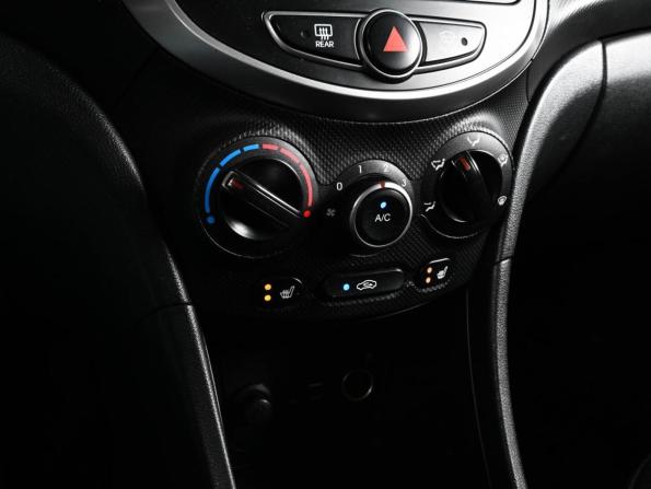 Hyundai Solaris I Рестайлинг с пробегом 2015 года, цена 1 049 000 рублей, 190563 км, седан, Автокод Объявления