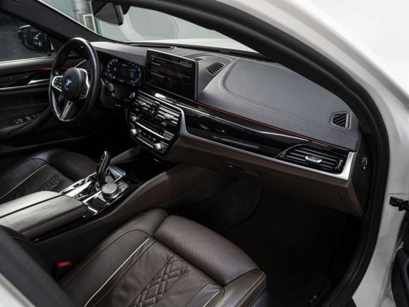BMW 5 серии VII (G30/G31/G38) Рестайлинг с пробегом 2021 года, цена 4 650 000 рублей, 103427 км, седан, Автокод Объявления