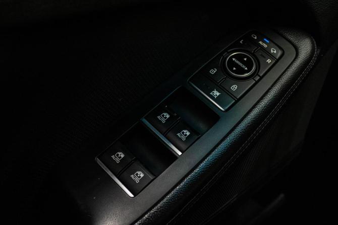 Hyundai Genesis II с пробегом 2014 года, цена 1 319 000 рублей, 483674 км, седан, Автокод Объявления