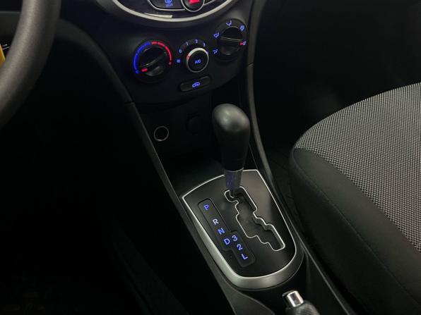 Hyundai Solaris I с пробегом 2013 года, цена 850 000 рублей, 191409 км, седан, Автокод Объявления