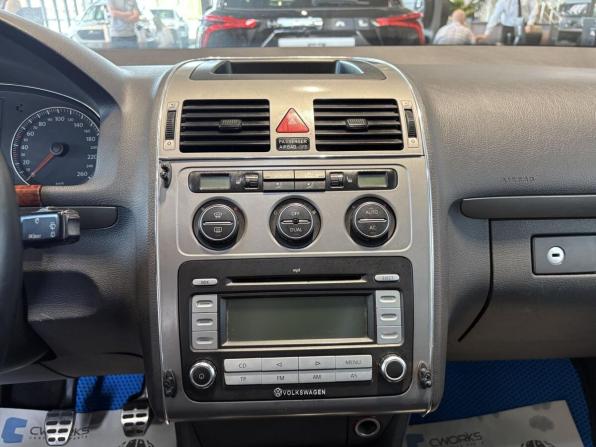 Volkswagen Touran I Рестайлинг с пробегом 2007 года, цена 637 000 рублей, 337861 км, компактвэн, Автокод Объявления