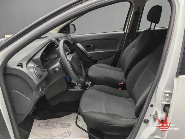 Renault Sandero II с пробегом 2015 года, цена 828 000 рублей, 136000 км, хэтчбек, Автокод Объявления