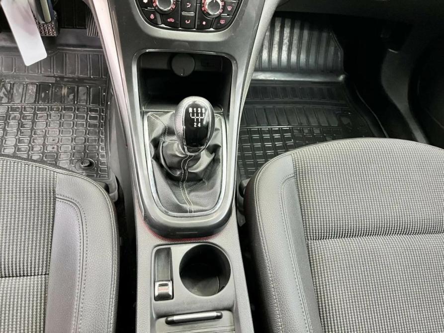 Opel Astra J Рестайлинг Альметьевск  - изображение 14