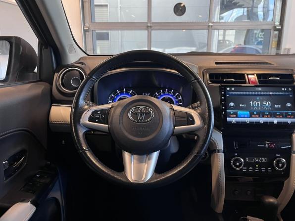 Toyota Rush II с пробегом 2022 года, цена 2 250 000 рублей, 112486 км, внедорожник, Автокод Объявления