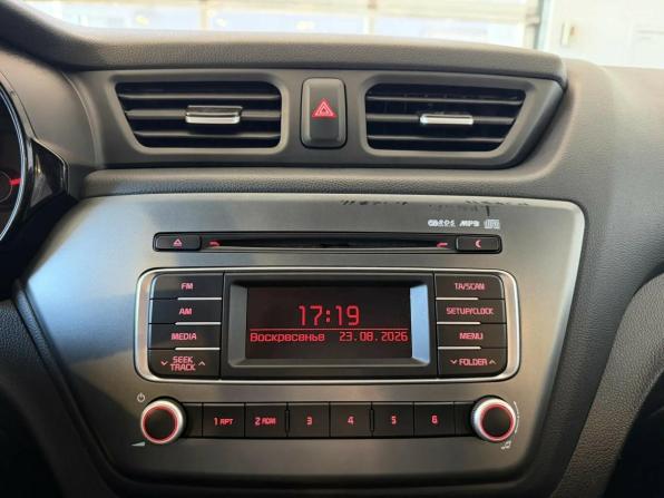 Kia Rio III Рестайлинг с пробегом 2015 года, цена 940 000 рублей, 169273 км, седан, Автокод Объявления