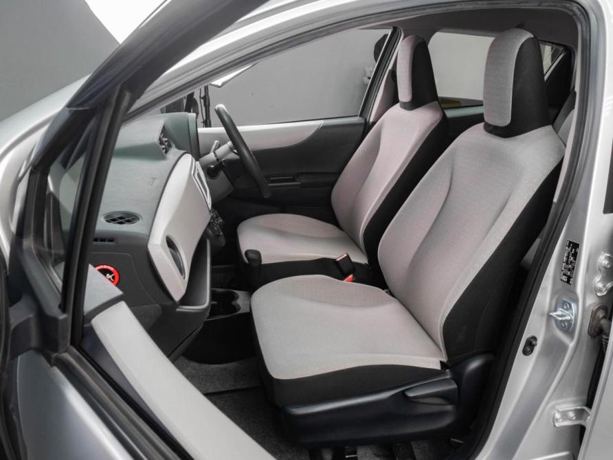 Toyota Vitz III (XP130) Тюмень  - изображение 8