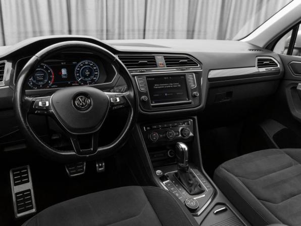 Volkswagen Tiguan II с пробегом 2017 года, цена 2 380 000 рублей, 159097 км, внедорожник, Автокод Объявления
