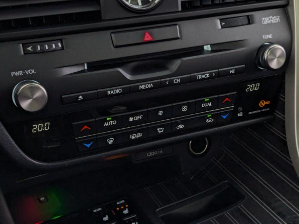 Lexus RX IV Рестайлинг с пробегом 2022 года, цена 6 800 000 рублей, 38742 км, внедорожник, Автокод Объявления