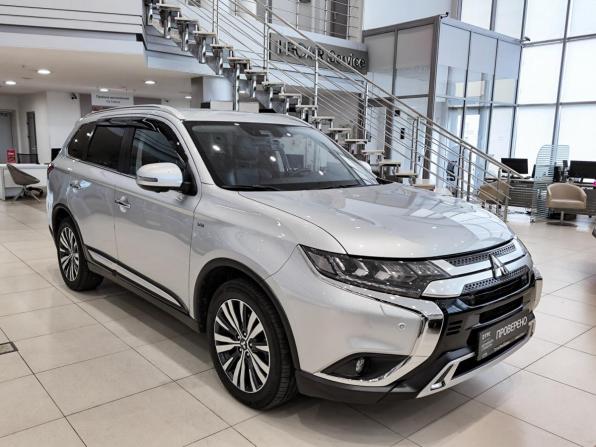 Mitsubishi Outlander III Рестайлинг 3 с пробегом 2019 года, цена 3 222 500 рублей, 84152 км, внедорожник, Автокод Объявления