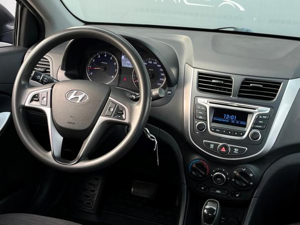 Hyundai Solaris I Рестайлинг с пробегом 2015 года, цена 892 300 рублей, 174166 км, седан, Автокод Объявления