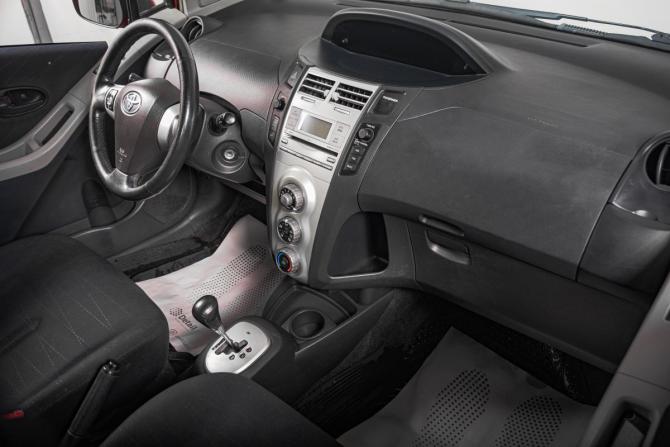 Toyota Yaris II с пробегом 2006 года, цена 579 000 рублей, 170000 км, хэтчбек, Автокод Объявления