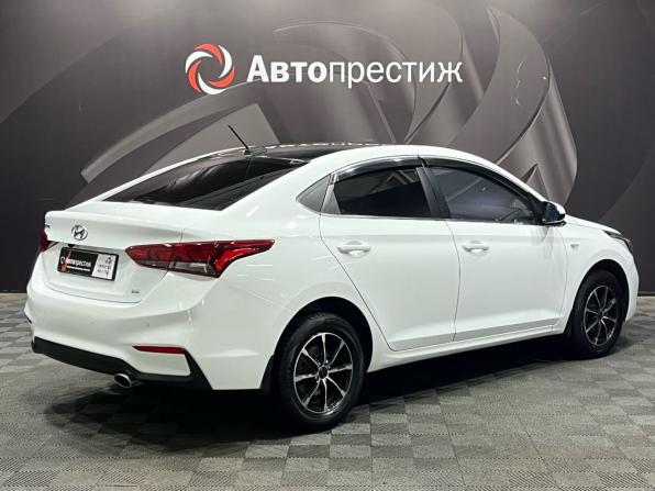 Hyundai Solaris II с пробегом 2018 года, цена 1 250 000 рублей, 122000 км, седан, Автокод Объявления