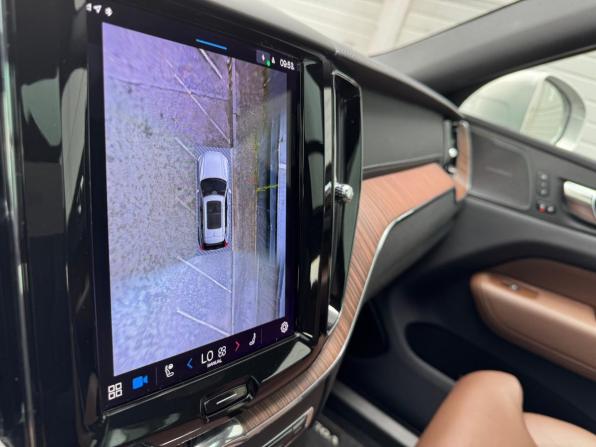 Volvo XC60 II Рестайлинг с пробегом 2022 года, цена 5 479 000 рублей, 27223 км, внедорожник, Автокод Объявления