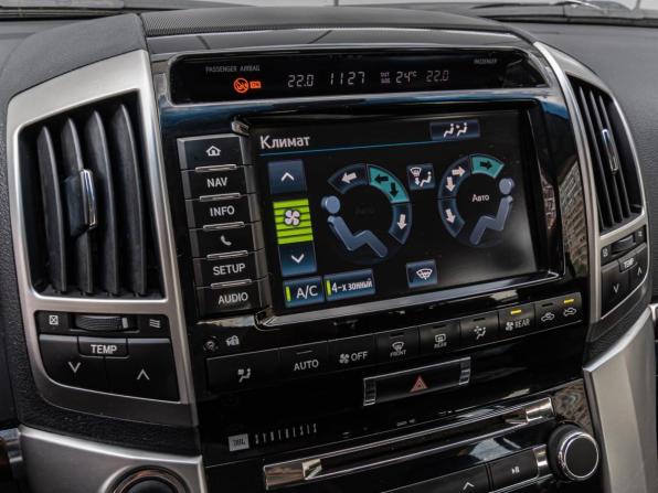 Toyota Land Cruiser 200 Series Рестайлинг 1 с пробегом 2012 года, цена 3 750 000 рублей, 133527 км, внедорожник, Автокод Объявления