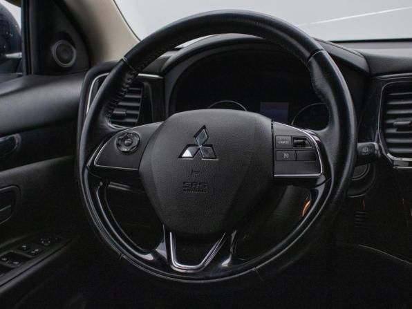 Mitsubishi Outlander III Рестайлинг 3 с пробегом 2021 года, цена 1 874 000 рублей, 143045 км, внедорожник, Автокод Объявления
