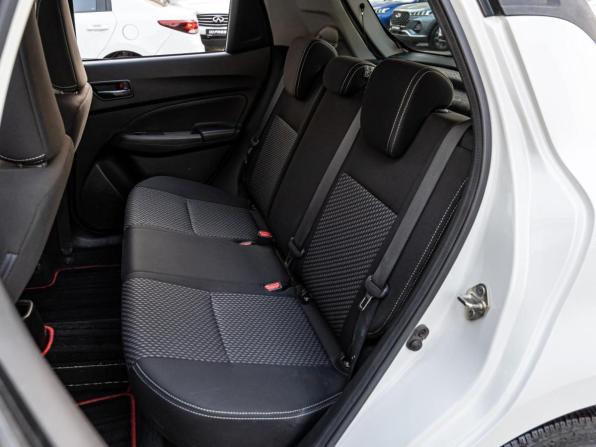 Suzuki Swift V с пробегом 2020 года, цена 1 345 000 рублей, 41323 км, хэтчбек, Автокод Объявления