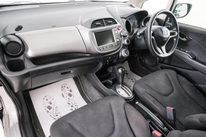 Honda Fit II с пробегом 2012 года, цена 749 000 рублей, 132000 км, хэтчбек, Автокод Объявления