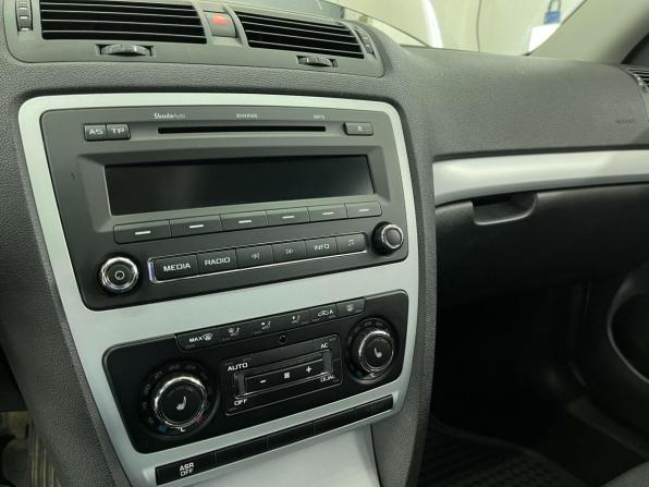 Skoda Octavia II (A5) Рестайлинг с пробегом 2010 года, цена 684 711 рублей, 150190 км, лифтбек, Автокод Объявления