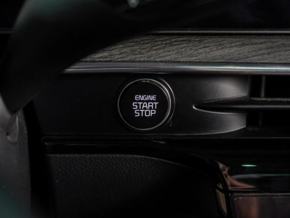 Kia K5 III Рестайлинг с пробегом 2024 года, цена 4 719 000 рублей, 31111 км, седан, Автокод Объявления