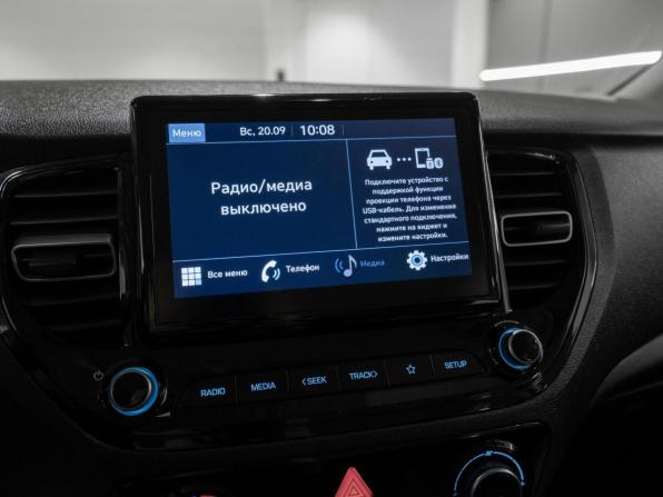 Hyundai Solaris II Рестайлинг с пробегом 2022 года, цена 1 645 000 рублей, 45148 км, седан, Автокод Объявления