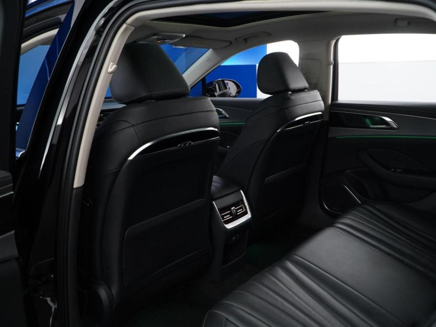 Hongqi H5 II Москва  - изображение 11