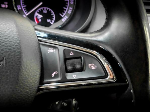 Skoda Octavia III (A7) Рестайлинг с пробегом 2017 года, цена 1 415 000 рублей, 206189 км, универсал, Автокод Объявления