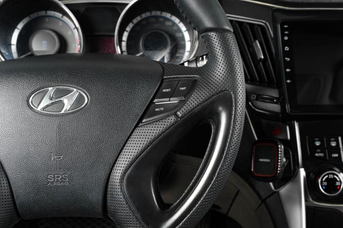 Hyundai Sonata VI (YF) с пробегом 2012 года, цена 1 159 000 рублей, 238000 км, седан, Автокод Объявления