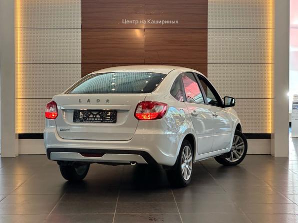 Lada (ВАЗ) Granta I Рестайлинг с пробегом 2023 года, цена 799 900 рублей, 44690 км, лифтбек, Автокод Объявления