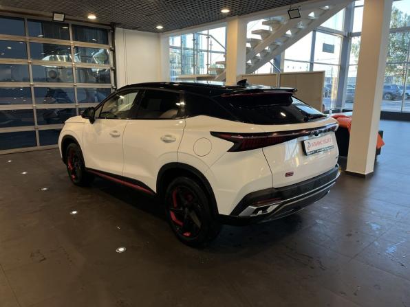 Omoda C5 I с пробегом 2023 года, цена 1 980 000 рублей, 31462 км, внедорожник, Автокод Объявления