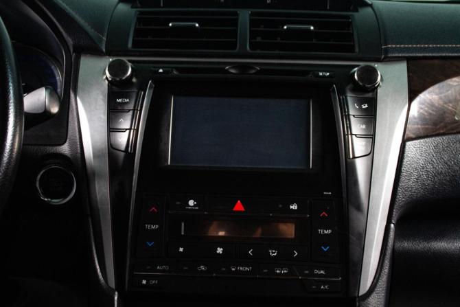 Toyota Camry VII (XV50) Рестайлинг с пробегом 2015 года, цена 2 159 000 рублей, 207768 км, седан, Автокод Объявления