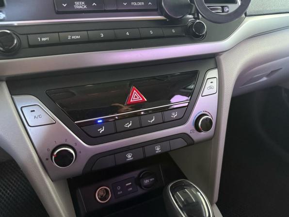 Hyundai Elantra VI (AD) с пробегом 2017 года, цена 1 399 000 рублей, 178000 км, седан, Автокод Объявления