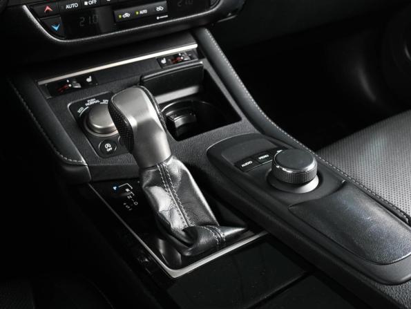 Lexus ES VI Рестайлинг с пробегом 2015 года, цена 2 499 000 рублей, 124354 км, седан, Автокод Объявления