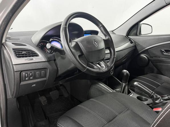 Renault Fluence I Рестайлинг с пробегом 2013 года, цена 771 200 рублей, 157939 км, седан, Автокод Объявления