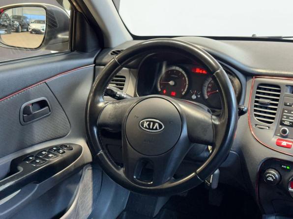 Kia Rio II Рестайлинг с пробегом 2010 года, цена 719 900 рублей, 304000 км, седан, Автокод Объявления