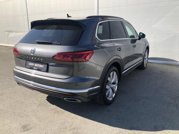 Volkswagen Touareg III с пробегом 2019 года, цена 5 075 000 рублей, 118634 км, внедорожник, Автокод Объявления