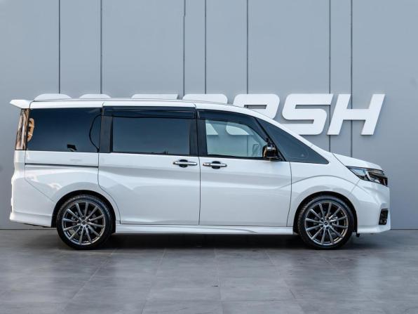 Honda Stepwgn V Рестайлинг с пробегом 2020 года, цена 2 990 000 рублей, 54142 км, минивэн, Автокод Объявления
