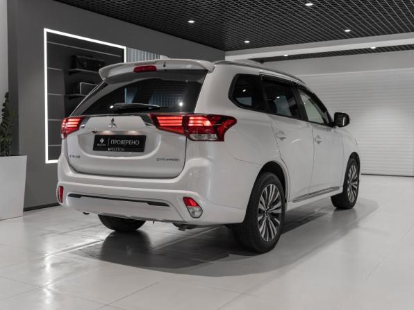 Mitsubishi Outlander III Рестайлинг 3 с пробегом 2022 года, цена 2 650 000 рублей, 11399 км, внедорожник, Автокод Объявления
