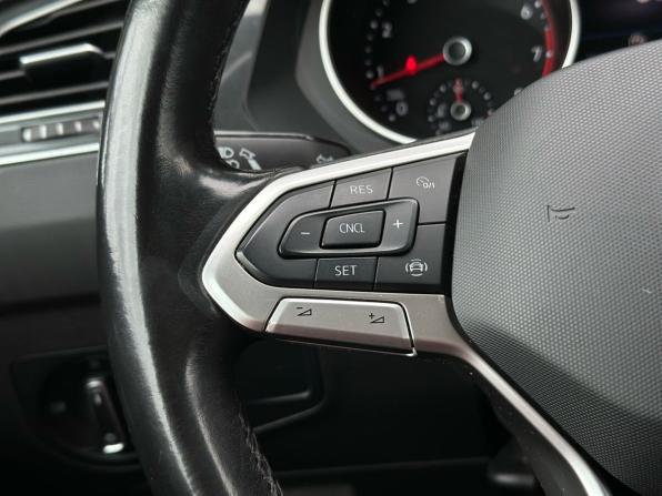 Volkswagen Tiguan II Рестайлинг с пробегом 2021 года, цена 3 449 000 рублей, 74262 км, внедорожник, Автокод Объявления
