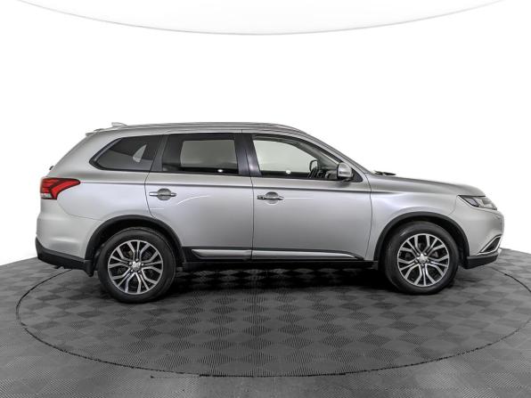 Mitsubishi Outlander III Рестайлинг 2 с пробегом 2017 года, цена 2 100 000 рублей, 113346 км, внедорожник, Автокод Объявления