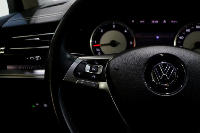 Volkswagen Touareg III с пробегом 2021 года, цена 6 075 000 рублей, 69000 км, внедорожник, Автокод Объявления