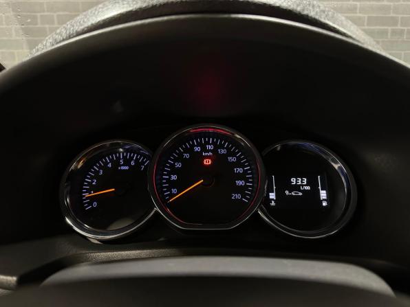 Renault Logan II Рестайлинг с пробегом 2021 года, цена 900 000 рублей, 38431 км, седан, Автокод Объявления