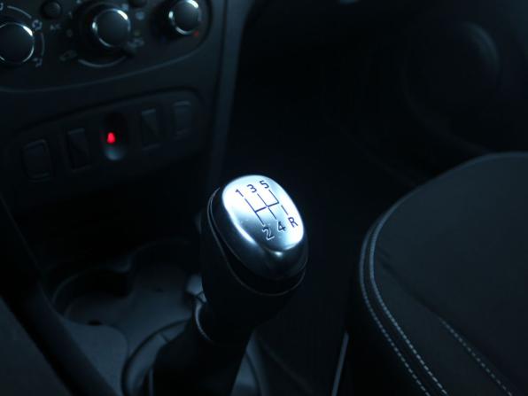 Renault Sandero II Рестайлинг с пробегом 2021 года, цена 1 100 000 рублей, 143655 км, хэтчбек, Автокод Объявления