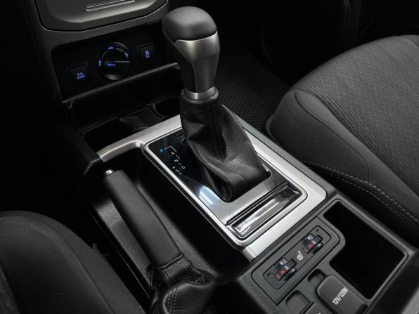 Toyota Land Cruiser Prado 150 Series Рестайлинг 2 с пробегом 2019 года, цена 4 950 000 рублей, 104000 км, внедорожник, Автокод Объявления