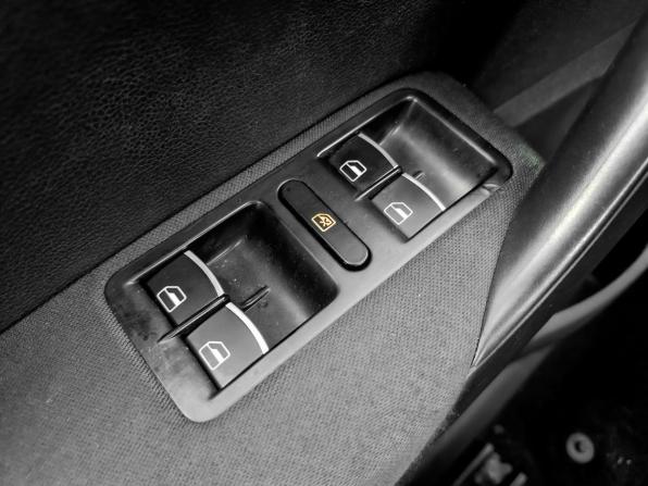 Volkswagen Polo V с пробегом 2011 года, цена 550 000 рублей, 254863 км, седан, Автокод Объявления