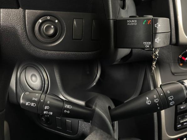 Renault Sandero II Рестайлинг с пробегом 2019 года, цена 1 300 000 рублей, 89202 км, хэтчбек, Автокод Объявления