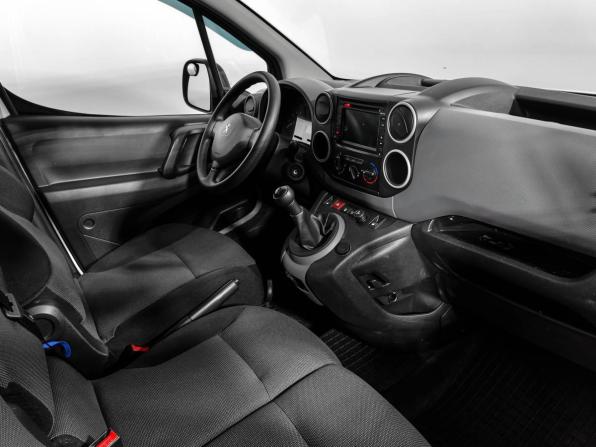 Peugeot Partner II Рестайлинг 2 с пробегом 2017 года, цена 1 550 000 рублей, 57717 км, фургон, Автокод Объявления